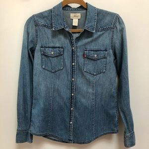 Levi’s Denim Button-up shirt